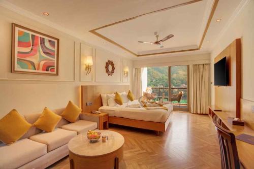 family_executive_01_comp