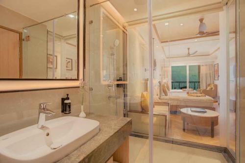 family_executive_twin_06_comp